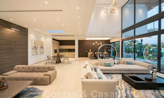 Prête à emménager, toute nouvelle villa moderne et design avec vue imprenable à vendre à Marbella - Benahavis 36072 
