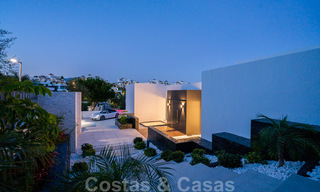 Prête à emménager, toute nouvelle villa moderne et design avec vue imprenable à vendre à Marbella - Benahavis 36075 