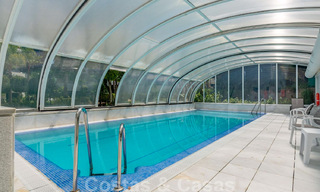 Appartement de luxe rénové de 3 chambres à vendre, en première ligne du golf de Las Brisas à Nueva Andalucia, Marbella 36103 