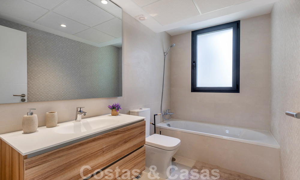 Penthouse de luxe moderne à vendre dans un complexe design en première ligne de golf à Benahavis - Marbella 36118