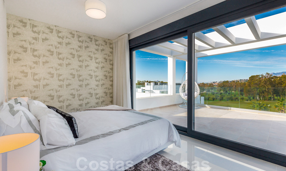 Penthouse de luxe moderne à vendre dans un complexe design en première ligne de golf à Benahavis - Marbella 36120