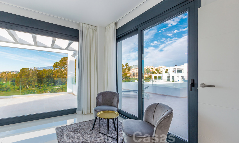 Penthouse de luxe moderne à vendre dans un complexe design en première ligne de golf à Benahavis - Marbella 36121