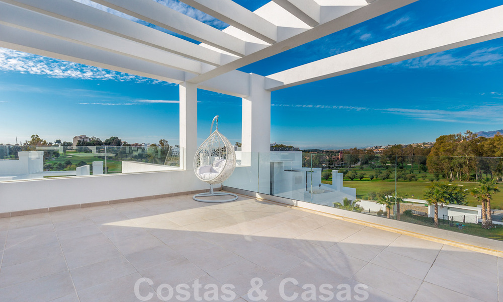 Penthouse de luxe moderne à vendre dans un complexe design en première ligne de golf à Benahavis - Marbella 36123