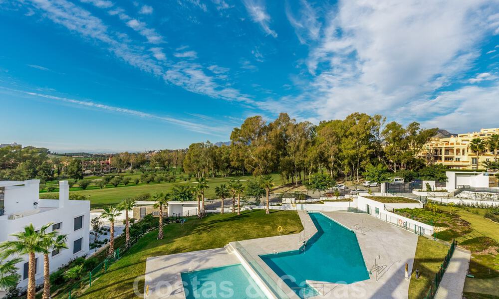 Penthouse de luxe moderne à vendre dans un complexe design en première ligne de golf à Benahavis - Marbella 36126