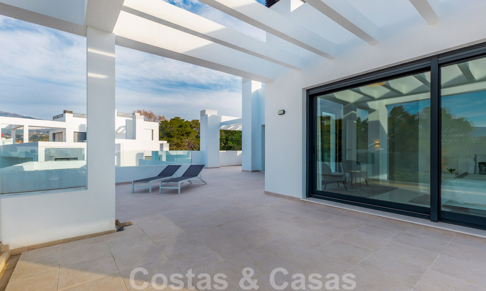 Penthouse de luxe moderne à vendre dans un complexe design en première ligne de golf à Benahavis - Marbella 36128
