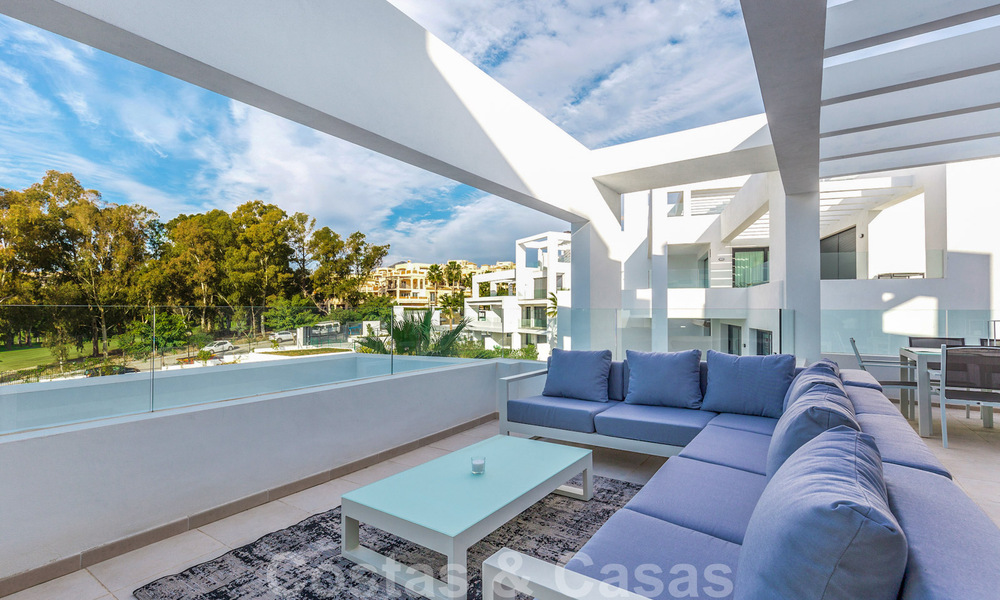 Penthouse de luxe moderne à vendre dans un complexe design en première ligne de golf à Benahavis - Marbella 36136