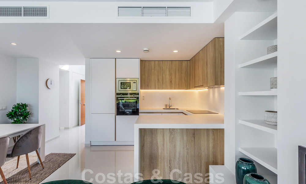 Penthouse de luxe moderne à vendre dans un complexe design en première ligne de golf à Benahavis - Marbella 36142