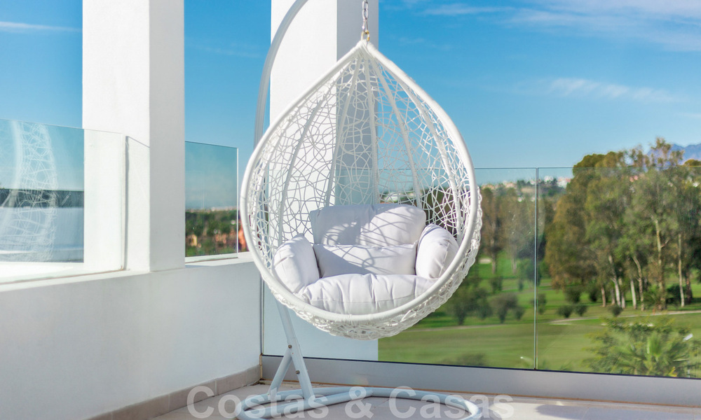 Penthouse de luxe moderne à vendre dans un complexe design en première ligne de golf à Benahavis - Marbella 36144