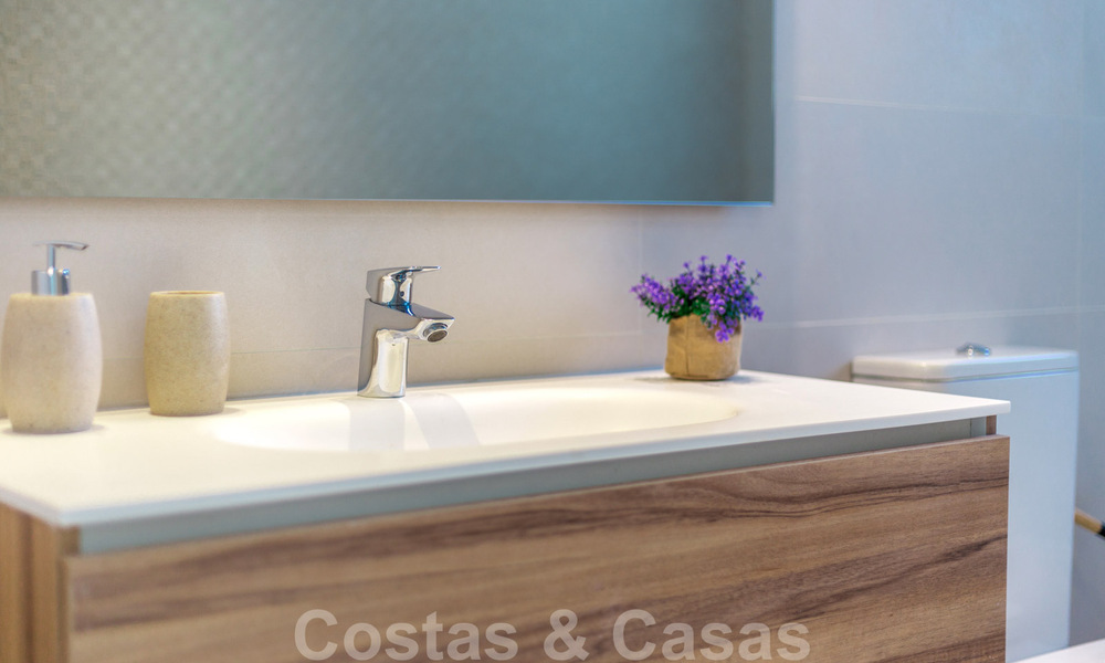 Penthouse de luxe moderne à vendre dans un complexe design en première ligne de golf à Benahavis - Marbella 36149