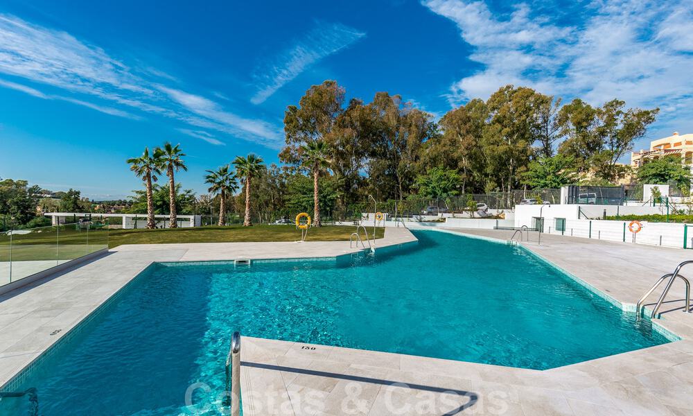 Penthouse de luxe moderne à vendre dans un complexe design en première ligne de golf à Benahavis - Marbella 36156