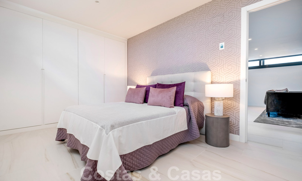 Villa de style contemporain immaculée à vendre à proximité de la plage et des clubs de plage et à distance de marche de la promenade et du centre de San Pedro, Marbella 36335