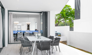 Villa de style contemporain immaculée à vendre à proximité de la plage et des clubs de plage et à distance de marche de la promenade et du centre de San Pedro, Marbella 36339 