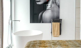 Villa de style contemporain immaculée à vendre à proximité de la plage et des clubs de plage et à distance de marche de la promenade et du centre de San Pedro, Marbella 36348 