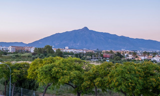 Villa de style contemporain immaculée à vendre à proximité de la plage et des clubs de plage et à distance de marche de la promenade et du centre de San Pedro, Marbella 36362 