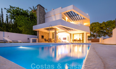 Villa de style contemporain immaculée à vendre à proximité de la plage et des clubs de plage et à distance de marche de la promenade et du centre de San Pedro, Marbella 36366