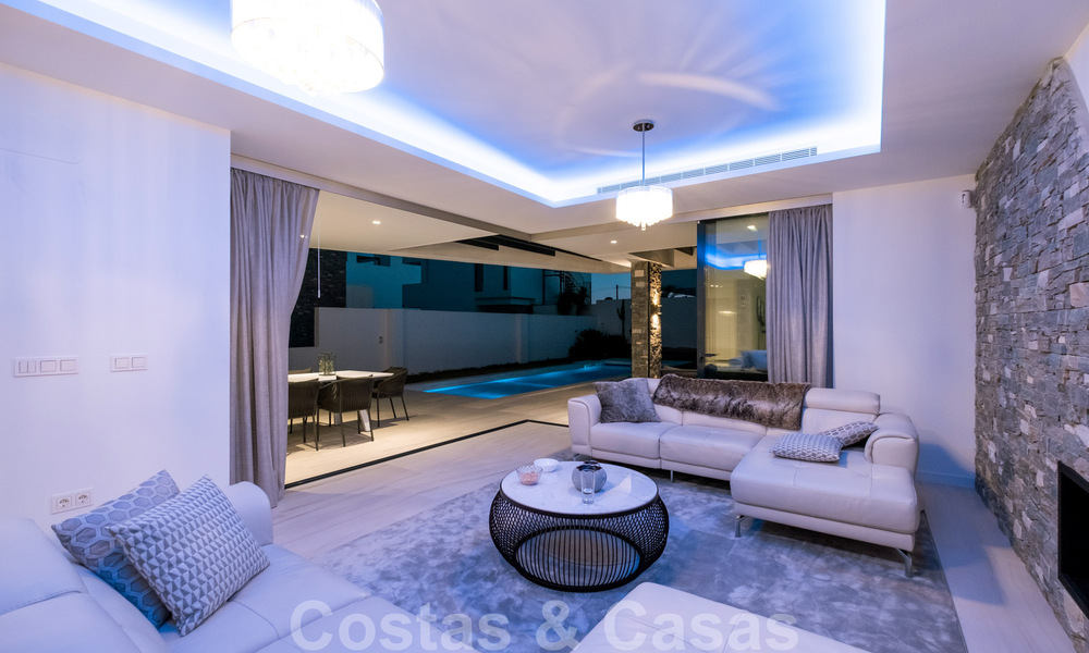 Villa de style contemporain immaculée à vendre à proximité de la plage et des clubs de plage et à distance de marche de la promenade et du centre de San Pedro, Marbella 36367