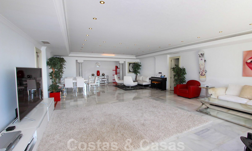 Appartement à vendre avec vue sur la mer dans le complexe emblématique de la plage de Gray d'Albion à Puerto Banus, Marbella 36233