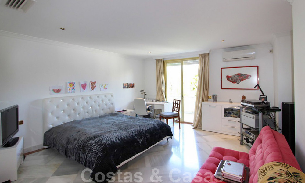 Appartement à vendre avec vue sur la mer dans le complexe emblématique de la plage de Gray d'Albion à Puerto Banus, Marbella 36240