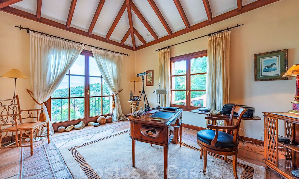 Vente d'une élégante villa rustique de luxe avec vue panoramique sur la mer dans l'exclusif La Zagaleta Golf Resort, Benahavis - Marbella 36283