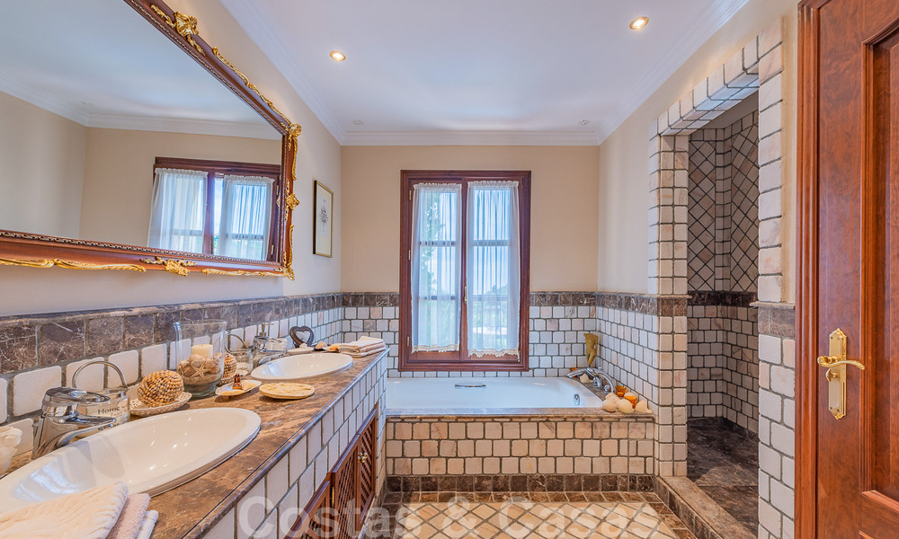 Vente d'une élégante villa rustique de luxe avec vue panoramique sur la mer dans l'exclusif La Zagaleta Golf Resort, Benahavis - Marbella 36289