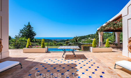 Vente d'une élégante villa rustique de luxe avec vue panoramique sur la mer dans l'exclusif La Zagaleta Golf Resort, Benahavis - Marbella 36300
