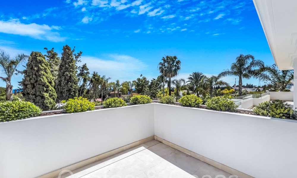 Villas modernes de style avant-gardiste à vendre sur le prestigieux Golden Mile de Marbella 69697