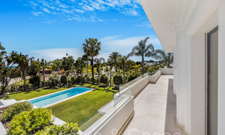 Villas modernes de style avant-gardiste à vendre sur le prestigieux Golden Mile de Marbella 69699 
