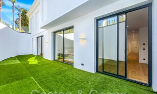 Villas modernes de style avant-gardiste à vendre sur le prestigieux Golden Mile de Marbella 69710 