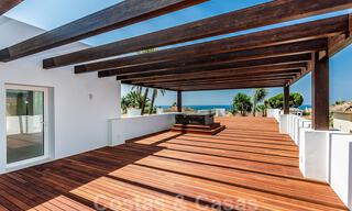 Villa moderne avec vue sur la mer à deux pas des belles plages à vendre à Marbella Est 36448 