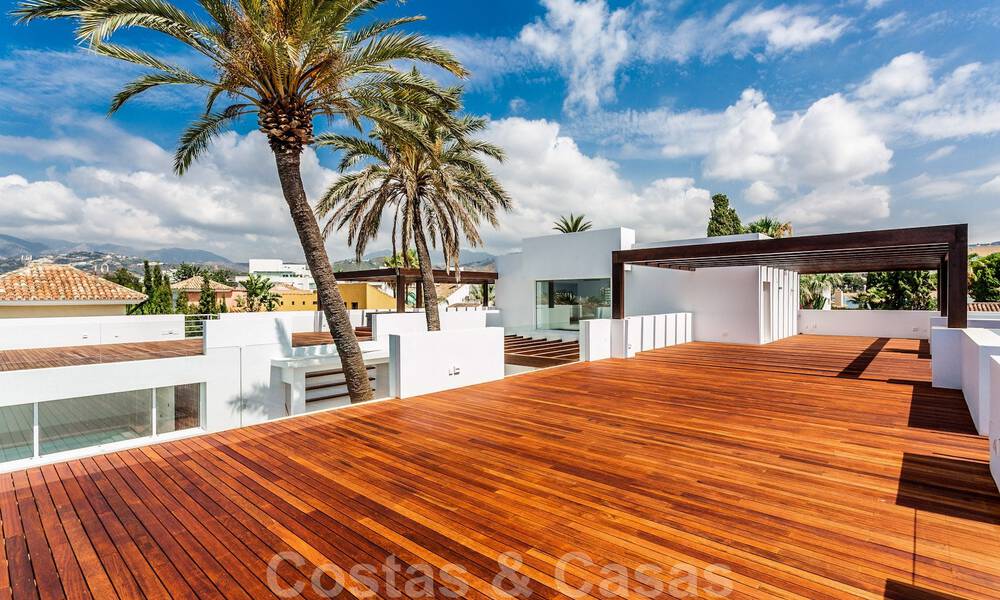 Villa moderne avec vue sur la mer à deux pas des belles plages à vendre à Marbella Est 36461
