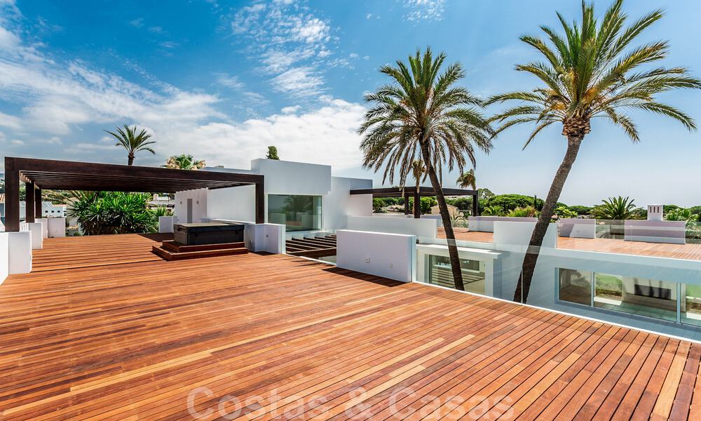 Villa moderne avec vue sur la mer à deux pas des belles plages à vendre à Marbella Est 36463