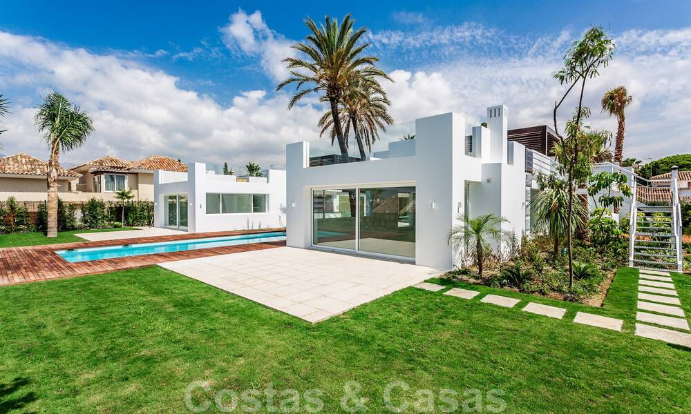 Villa moderne avec vue sur la mer à deux pas des belles plages à vendre à Marbella Est 36467