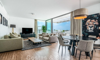 Prêt à emménager, penthouse moderne et design à vendre avec 3 chambres dans une station balnéaire de luxe à Marbella - Estepona 36725 