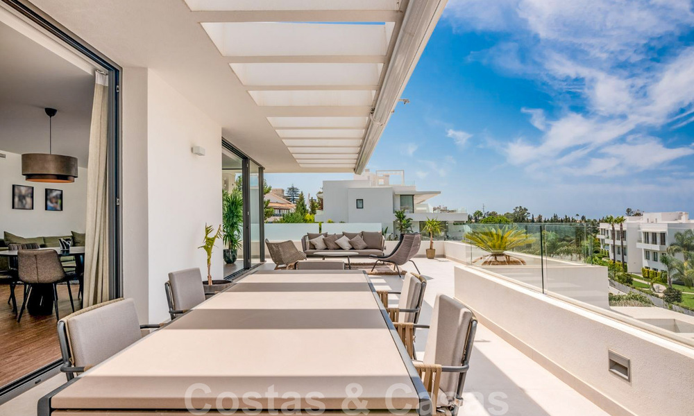 Prêt à emménager, penthouse moderne et design à vendre avec 3 chambres dans une station balnéaire de luxe à Marbella - Estepona 36737