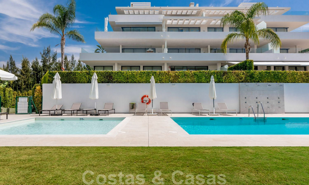 Prêt à emménager, penthouse moderne et design à vendre avec 3 chambres dans une station balnéaire de luxe à Marbella - Estepona 36741