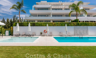 Prêt à emménager, penthouse moderne et design à vendre avec 3 chambres dans une station balnéaire de luxe à Marbella - Estepona 36741 