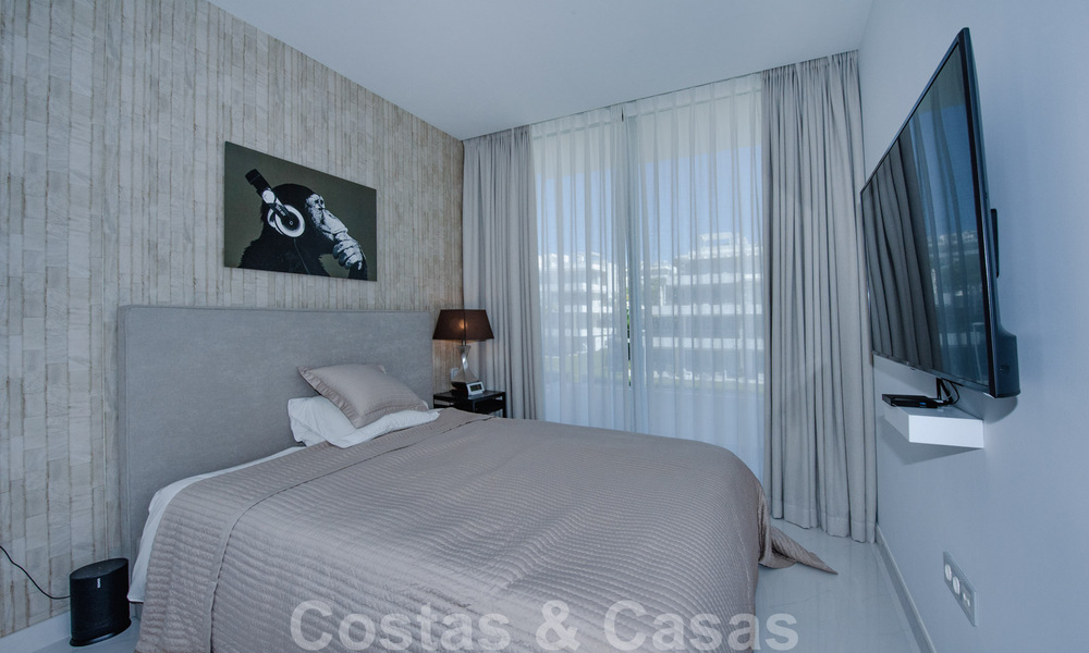 Prêt à emménager, spacieux penthouse au design moderne à vendre dans une résidence de luxe à Marbella - Estepona 36959