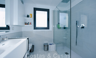Prêt à emménager, spacieux penthouse au design moderne à vendre dans une résidence de luxe à Marbella - Estepona 36965 