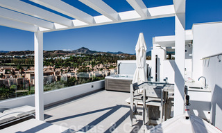 Prêt à emménager, spacieux penthouse au design moderne à vendre dans une résidence de luxe à Marbella - Estepona 36972 