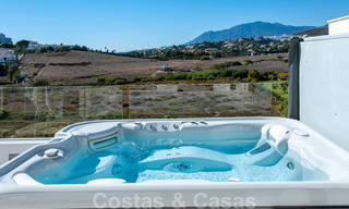Prêt à emménager, spacieux penthouse au design moderne à vendre dans une résidence de luxe à Marbella - Estepona 36973 