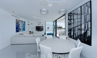 Prêt à emménager, spacieux penthouse au design moderne à vendre dans une résidence de luxe à Marbella - Estepona 36977 