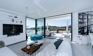 Prêt à emménager, spacieux penthouse au design moderne à vendre dans une résidence de luxe à Marbella - Estepona 36980 
