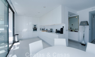 Prêt à emménager, spacieux penthouse au design moderne à vendre dans une résidence de luxe à Marbella - Estepona 36983 