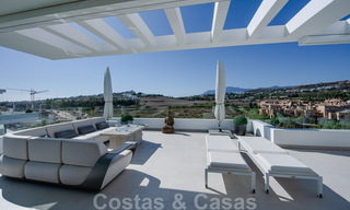 Prêt à emménager, spacieux penthouse au design moderne à vendre dans une résidence de luxe à Marbella - Estepona 36984 