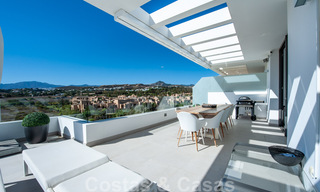 Prêt à emménager, spacieux penthouse au design moderne à vendre dans une résidence de luxe à Marbella - Estepona 36986 