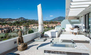 Prêt à emménager, spacieux penthouse au design moderne à vendre dans une résidence de luxe à Marbella - Estepona 36989 