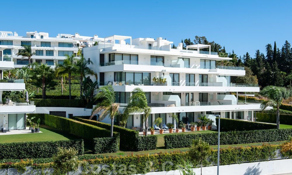 Prêt à emménager, spacieux penthouse au design moderne à vendre dans une résidence de luxe à Marbella - Estepona 36990