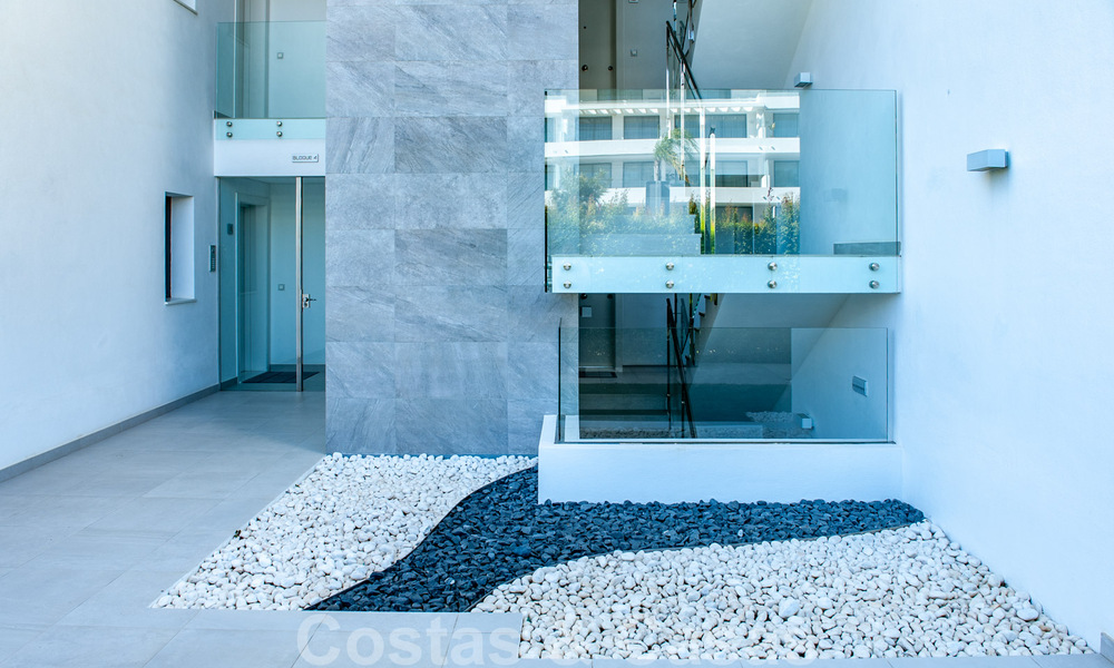 Prêt à emménager, spacieux penthouse au design moderne à vendre dans une résidence de luxe à Marbella - Estepona 36996