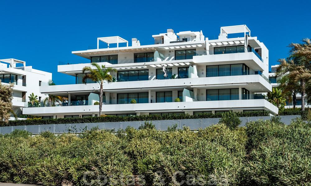 Prêt à emménager, spacieux penthouse au design moderne à vendre dans une résidence de luxe à Marbella - Estepona 37000