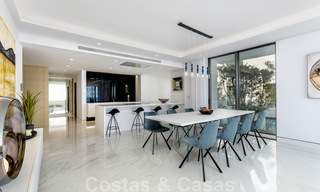 Appartement de luxe moderne et élégant, en première ligne de plage à vendre sur le nouveau Golden Mile, entre Marbella et Estepona 36948 